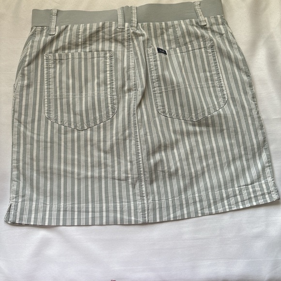 Lee Striped Mini Skirt in Light Gray and White - Picture 2 of 5